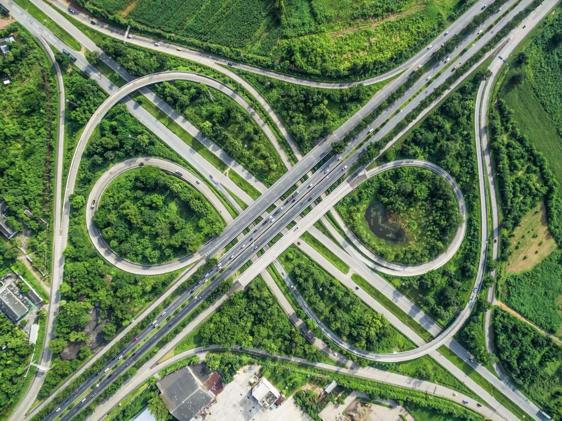 zdjęcie zielony węzeł drogowy Smart City